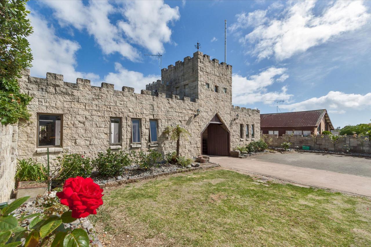 Unique Castle In Auckland Villa Exterior photo